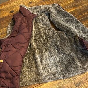 Women's Warm Quilted Vest - Burgundy